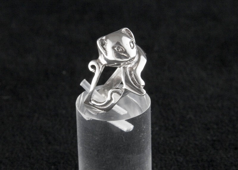 Curling Kitty Sterling Silver Ring