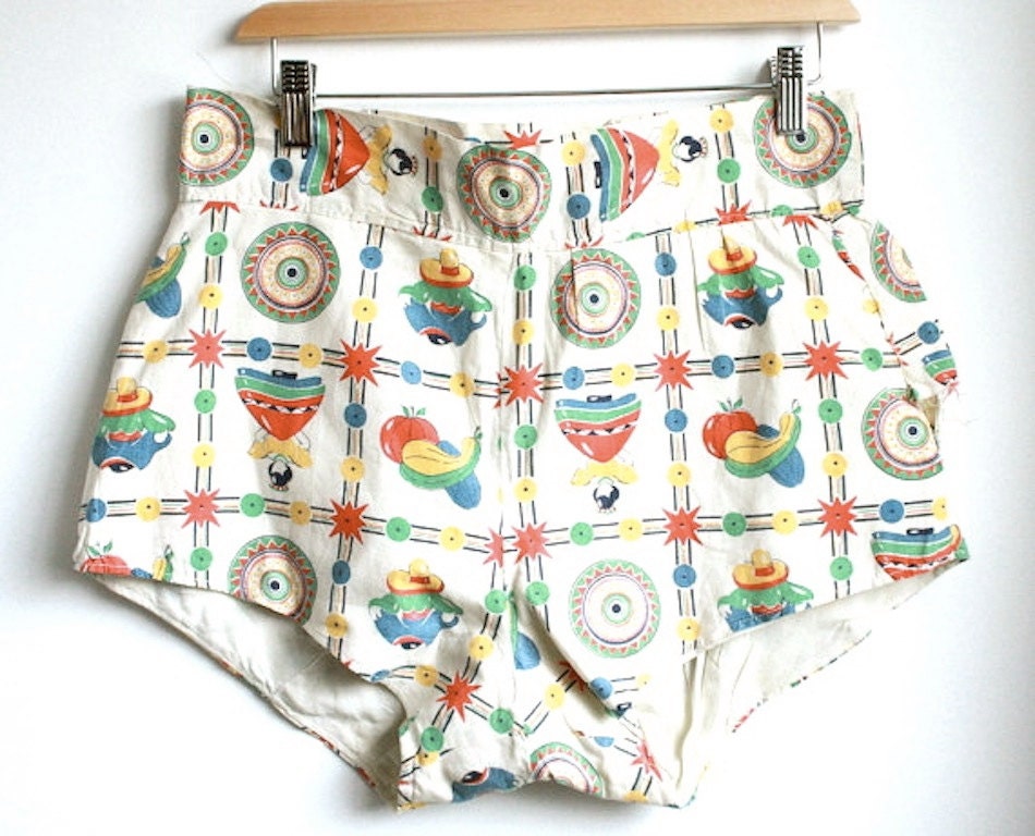 Vintage 1940's Pin Up Novelty Print High Waisted Shorts // Kitsch Rockabilly