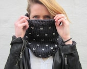 The Loveheart Snood in Charcoal