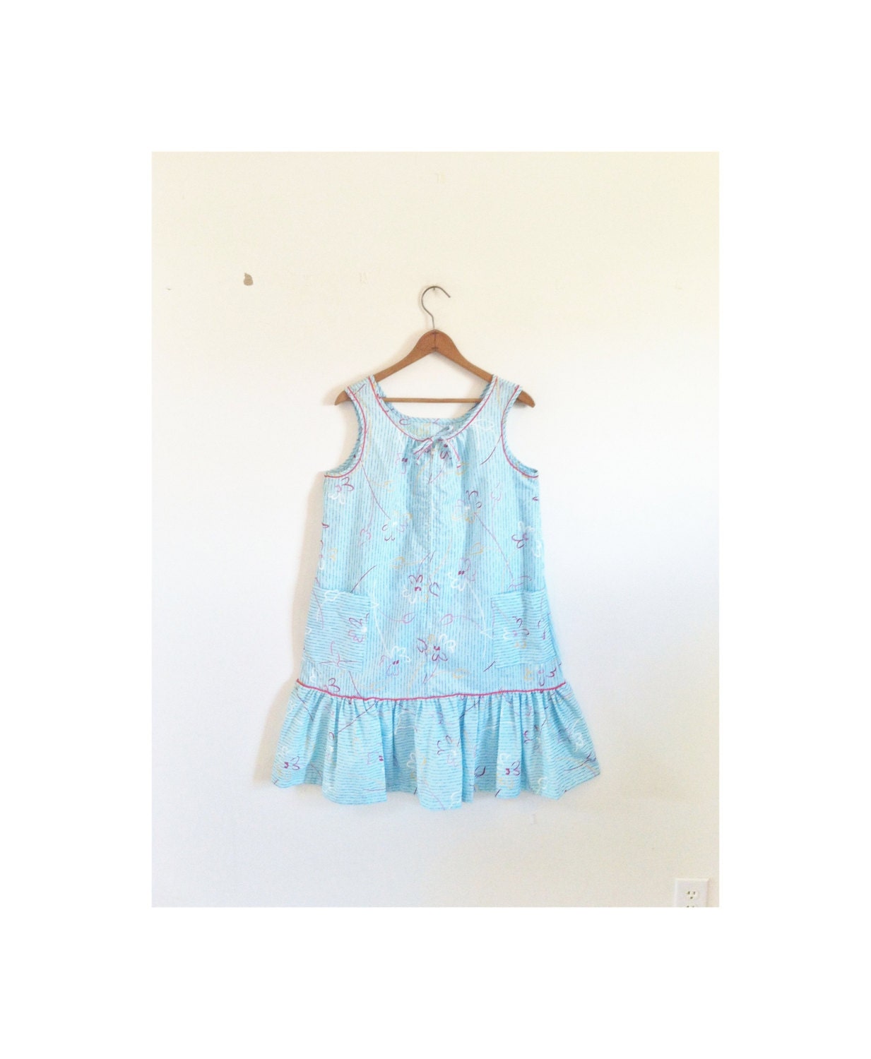 c l e a r a n c e . . . 1950s-1960s FLORAL pinstripe muumuu dress