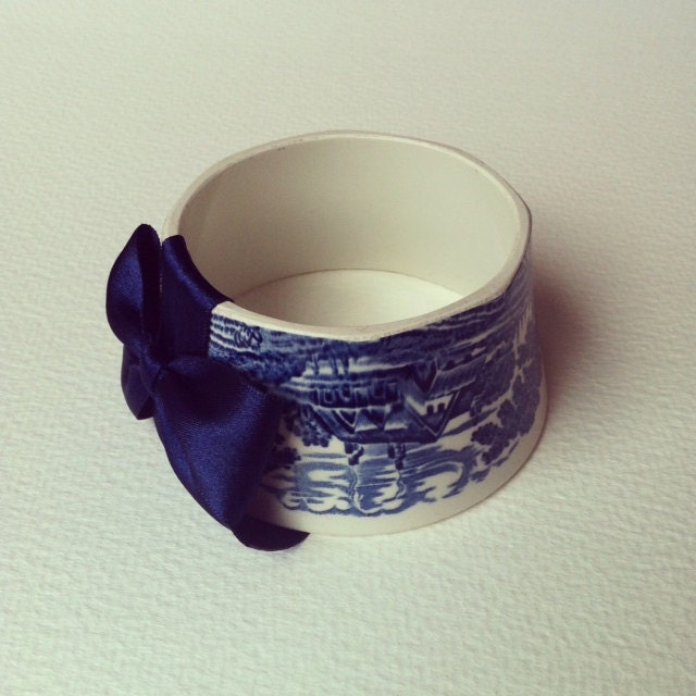 StayGoldMaryRose - Beautiful vintage royal blue willow country village pattern tea cup bracelet with navy blue handmade satin bow.