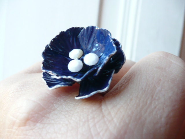 Oriana cocktail ring - navy blue and white enameled flower - eco friendly repurposed vintage