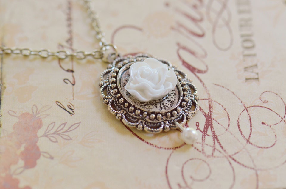 Evermore Silver Filigree Rosebud Charm Necklace (Ivory)