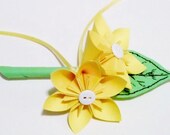 Handmade Paper Daisy Boutonnieres- groom accessory, prom, graduation, groomsmen, made to order, custom