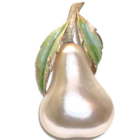 JJ Pearl PEAR Brooch Pin with Enamel Leaves, Gold Tone, Figural, Realistic -- 0523