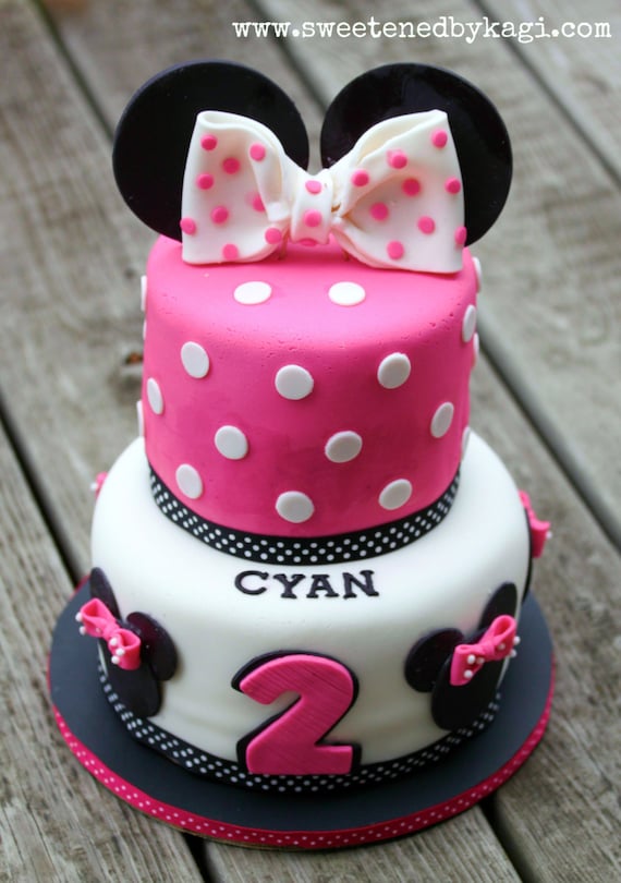 Items similar to Minnie Mouse Fondant Cake Decorations on Etsy