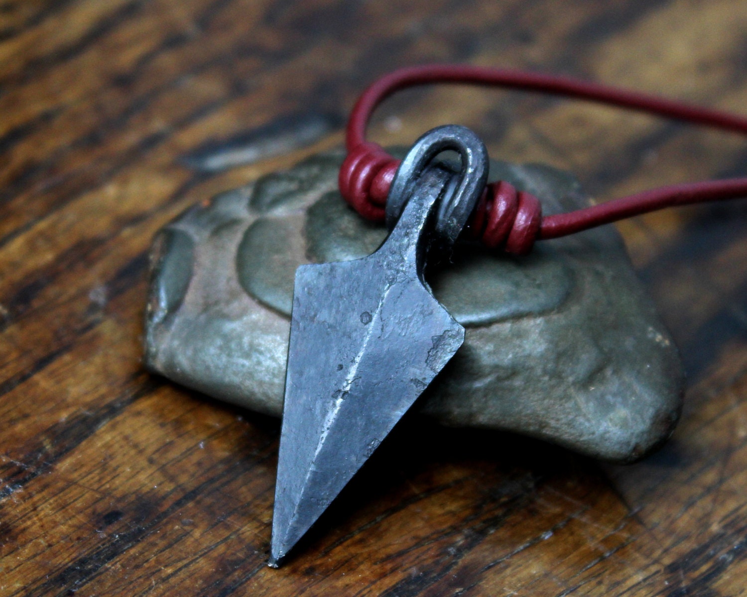 arrowhead pendant. Metal working, Iron jewelry, Blacksmithing