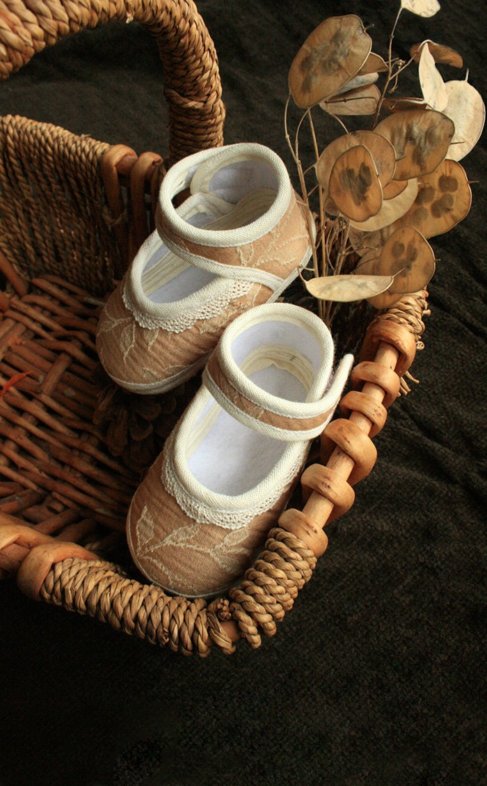 Leafy Cream Baby Sandals Spring Summer Beige Lace Baby Shoes Newborn Woodland