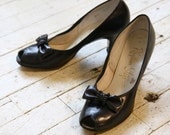 1950s Shoes // Vintage Rhythm Step Bow Shoes // 7.5