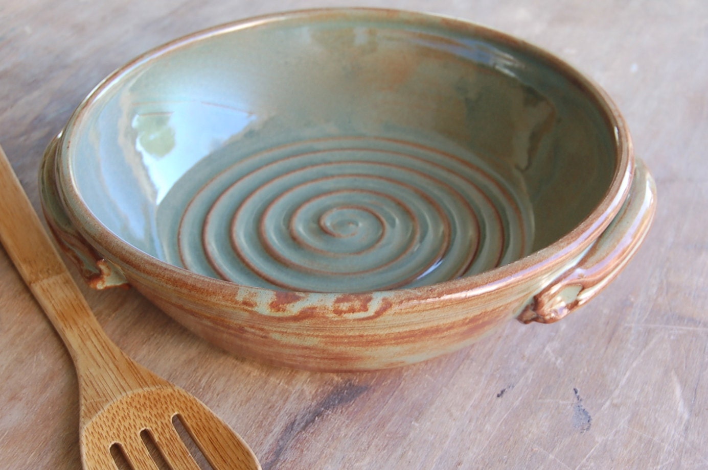 Stoneware Baking Dish, 7 cup Pottery Keramik Kitchen Housewares Dining Serving Round Casserole in Green and Brown