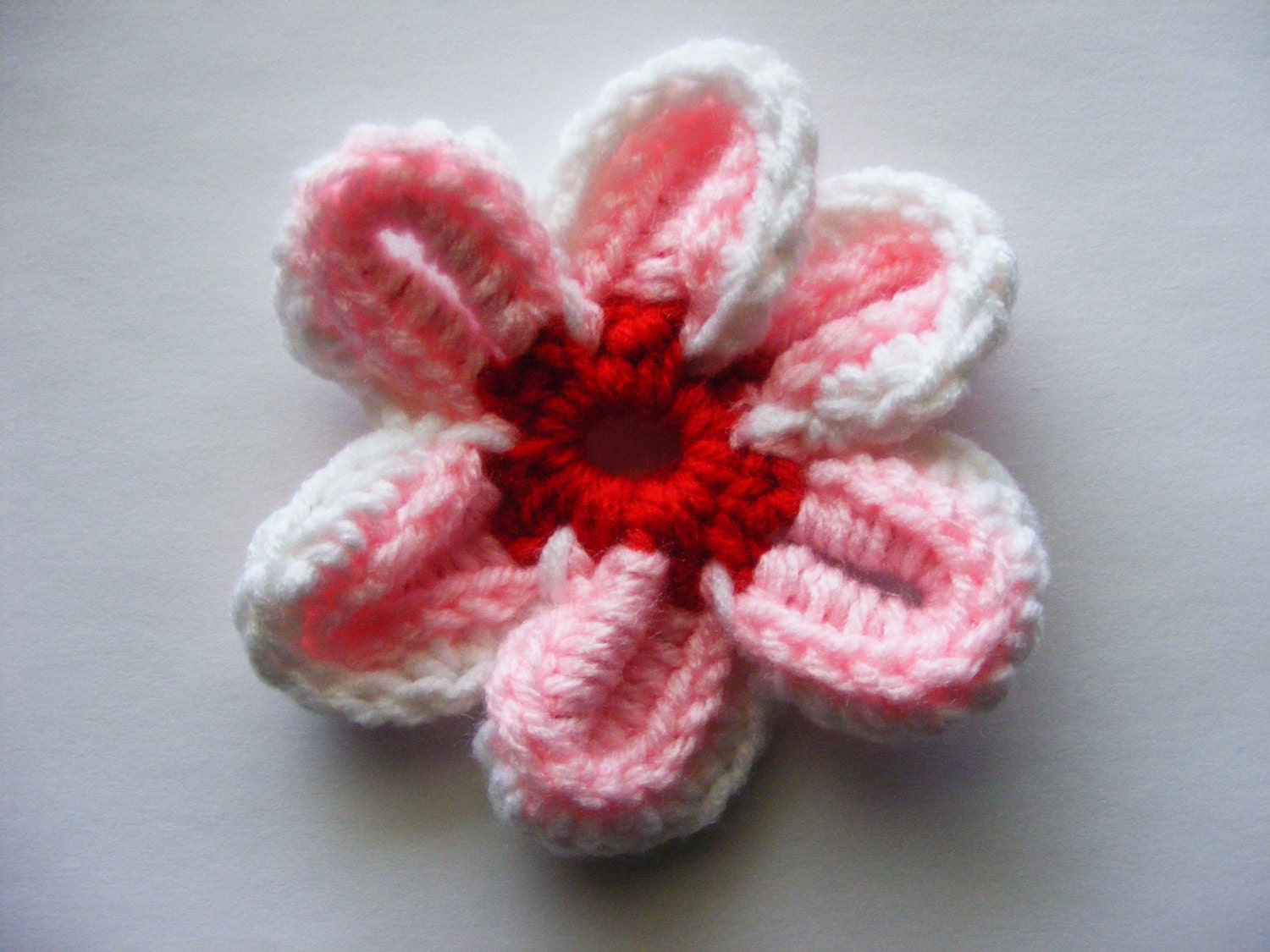 Red Pink & White Crochet Flower Brooch/Pin