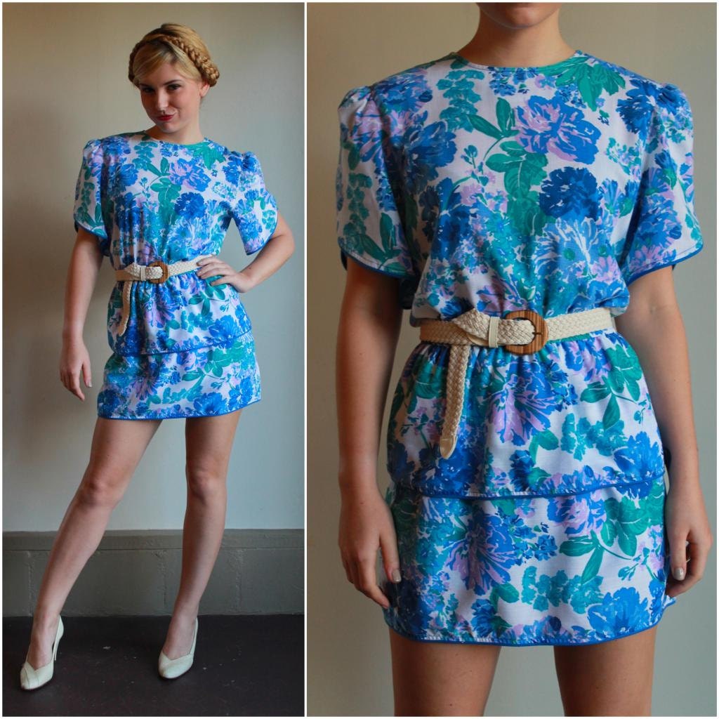 Vintage 80s Dress  /  Floral Mini Dress With Tiered Fitted Mini Skirt And Butterfly Sleeves  /  1980s Blue Floral Print  /  Medium M