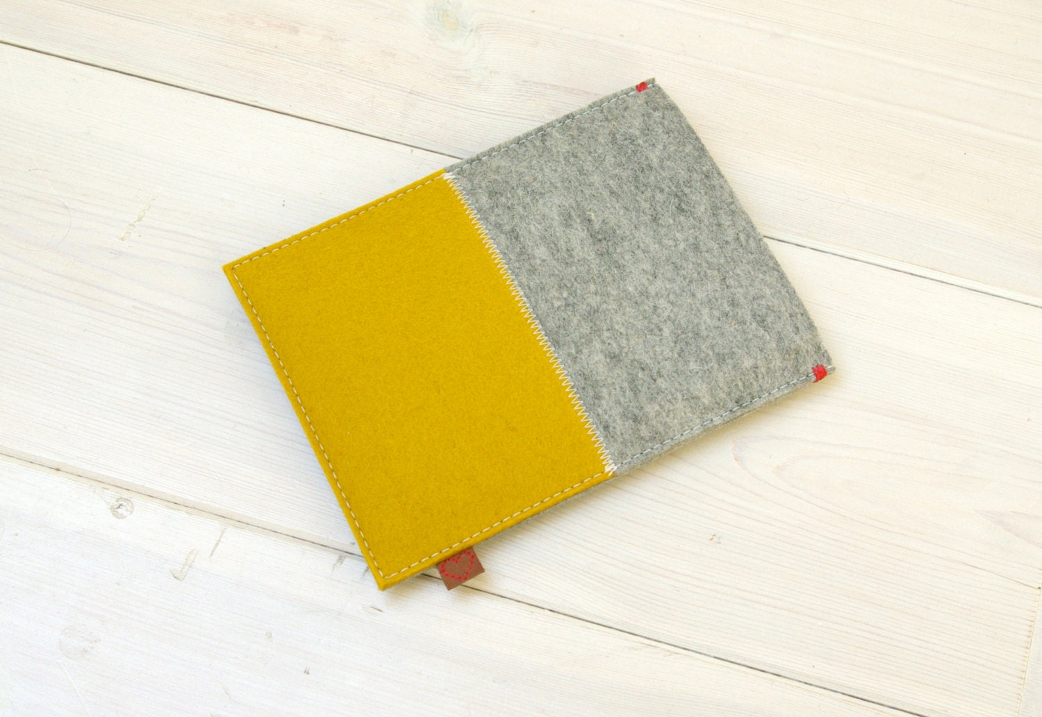 KINDLE PAPERWHITE cover - wool felt in grey and yellow - Ereader sleeve, case Sony prst, spring, bright, Handmade in Holland