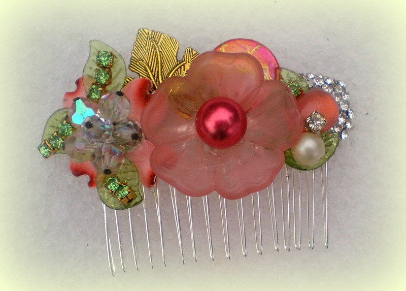 Stunning Coral Pink Floral Cluster Vintage Bridal Comb