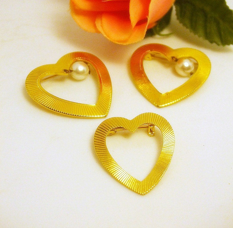 3 Heart Pins - Brooch -Vintage Jewelry -1960s-Three Vintage Gold Hearts