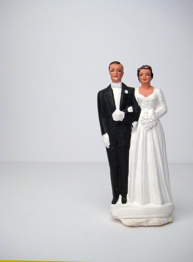 Vintage Wedding Cake Topper 30s   /  Bride and Groom / Vintage Wedding  /  40s