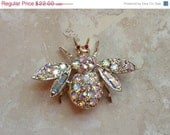 HOLIDAY SALE Vintage Sparkling Bee Brooch