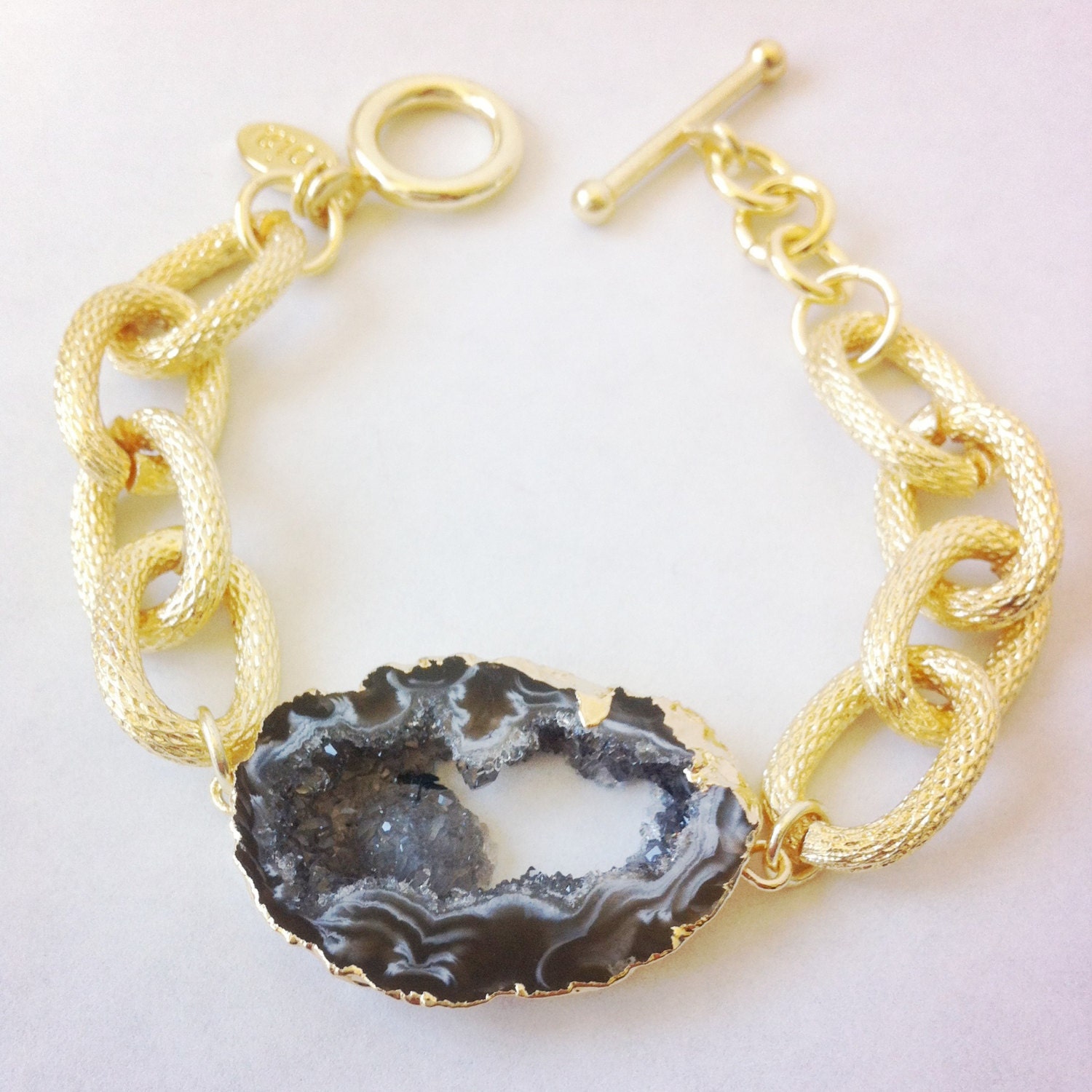 LUXE Agate Collection: 14K gold plated natural druzy agate & gold chain link bracelet