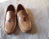 Vintage Beaded Taupe Leather Moccasins size 7 or 7.5