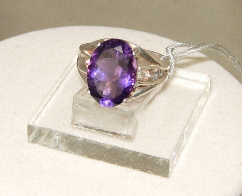 Amethyst and silver ring,Mothers Day ring,Graduation Gift ring,Amethyst Engagement ring,Birthstone ring,Februarys birthstone ring