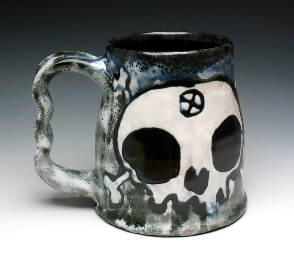Huge Skull and Crossbones Tankard