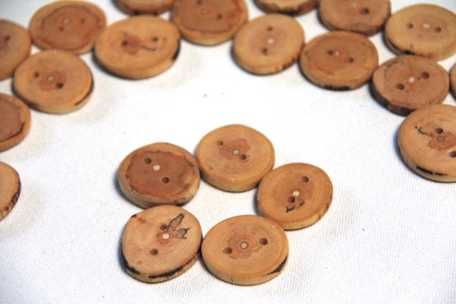 5 small maple buttons - just peachy
