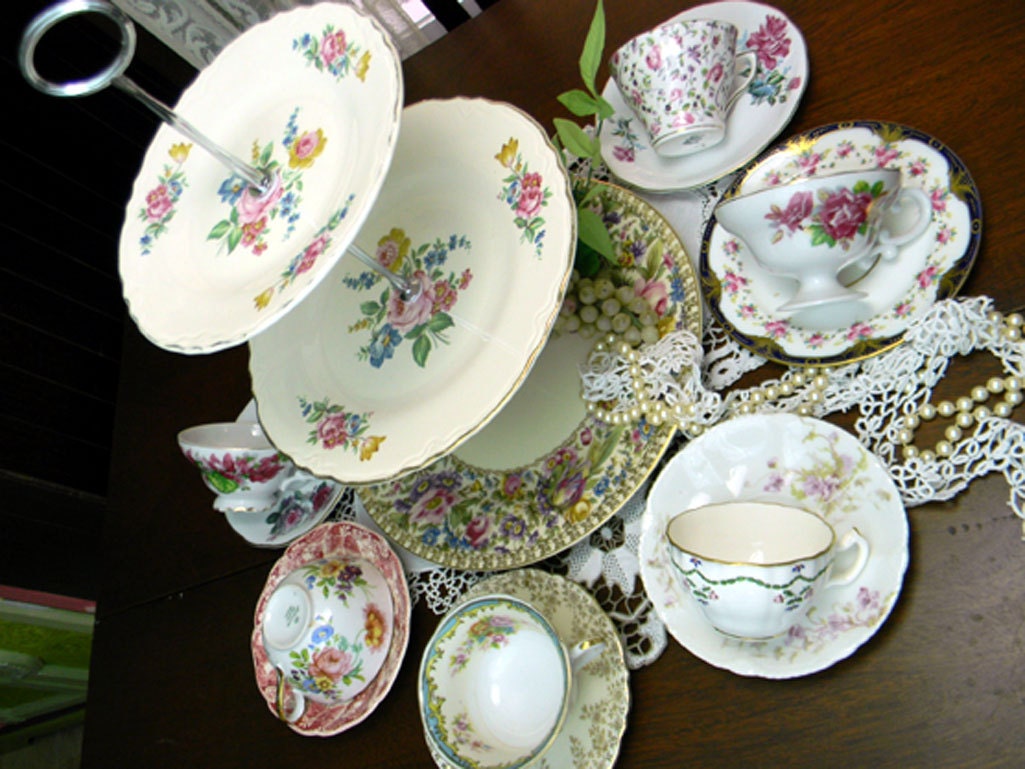 6 MISMATCHED Cups and Saucers Lot - Tea Party or Vintage Wedding Favor Orphans - Bulk Mixed Maker Teacups and 3 Tier Plate Stand 9804