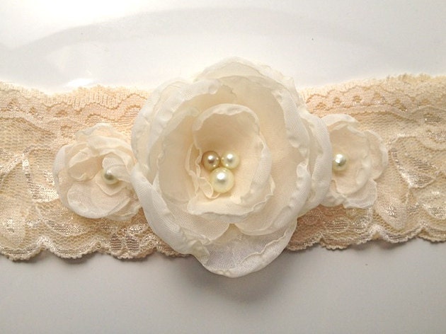 Ivory Bridal Garter: Hope