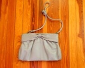1980s GRAY LEATHER Purse....retro. handbag. clutch. shoulder bag. 80s bag. leather purse. bow tie. fancy. bag bazaar. urban. hipster