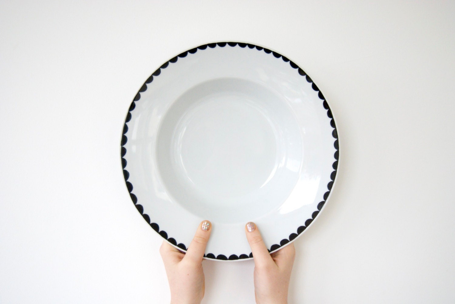 Hand Illustrated scalloped edge summer serving dish