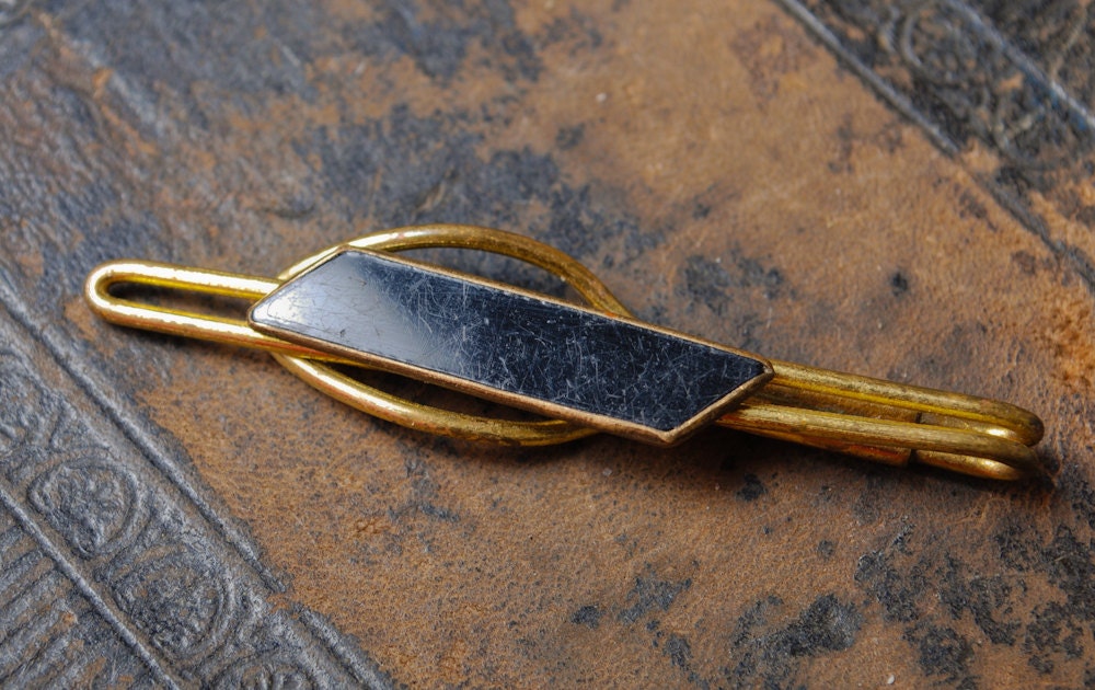 Vintage gold plated tie bar clip with black plastic