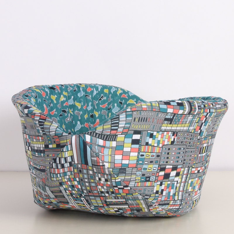 City Kitty Cat Canoe a Modern Bed for Your Feline