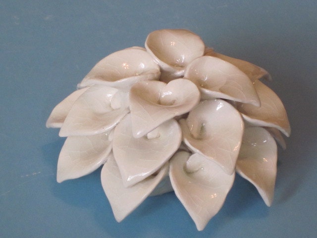 Ceramic lily bouquet accent, floral decor, flower sculpture, flower bloom wall hanging, garden art, nature art, sculptures on tile