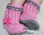 Crochet Baby Booties / Baby Shoes / Baby Girl / Baby Girl Boots / Pink / Grey / Baby Booties / 0 to 3 Months  / Ready to Ship