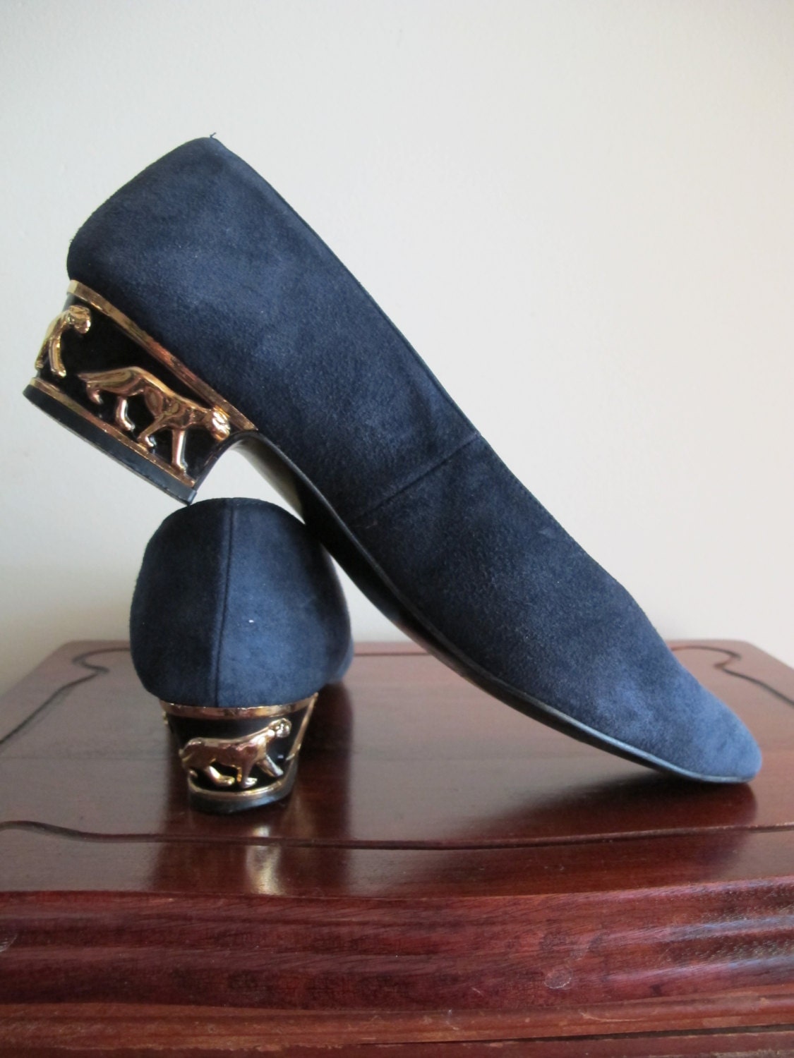 Vintage Blue Suede Shoes / Panther Shoes / Kitten Heels