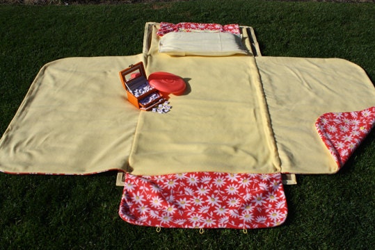 Daisy Gold play mat, nap sack - KidCozy