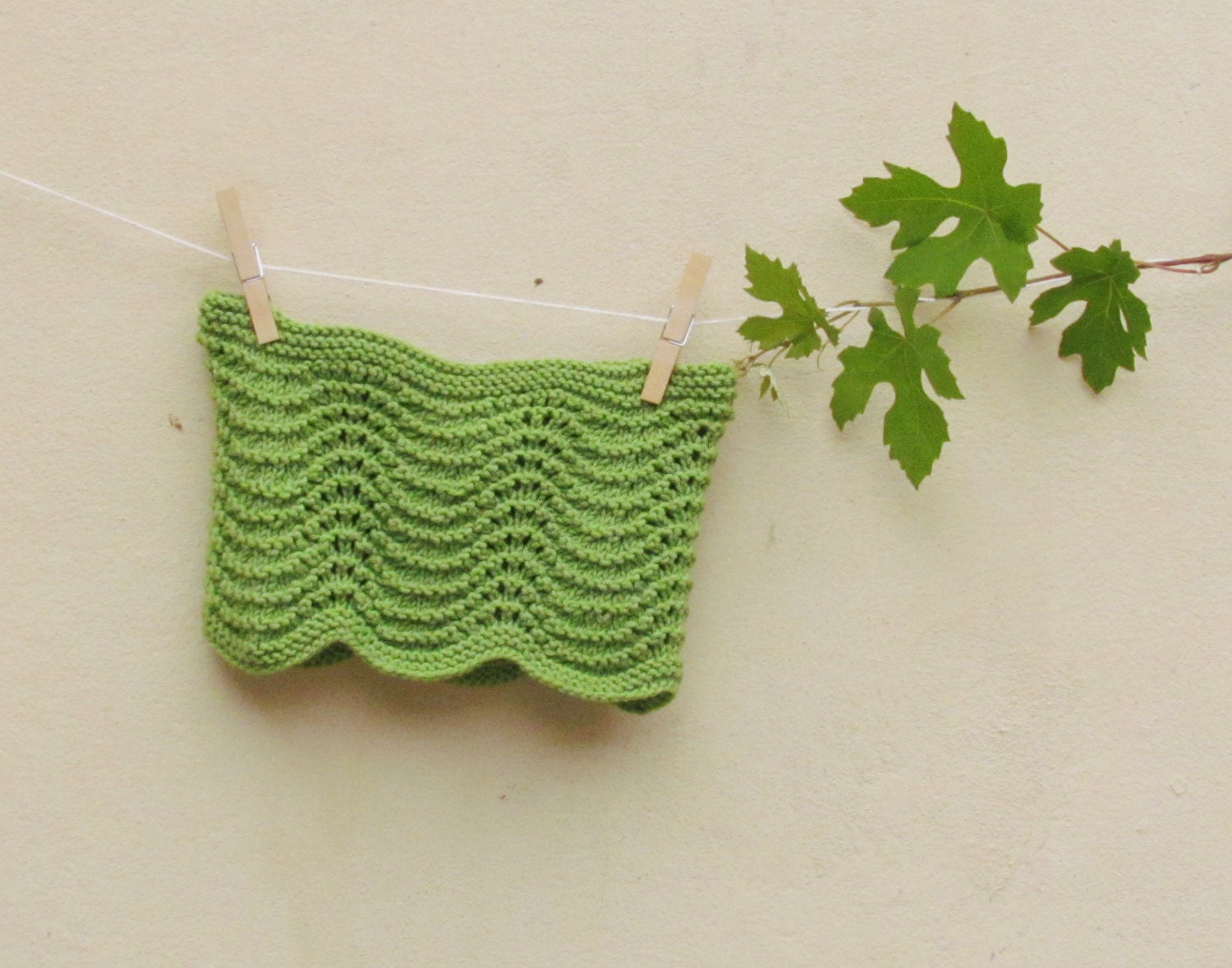 Green scarf cowl / knitted scarf for a romantic woman / spring color /  handmade by theyarnkitchen