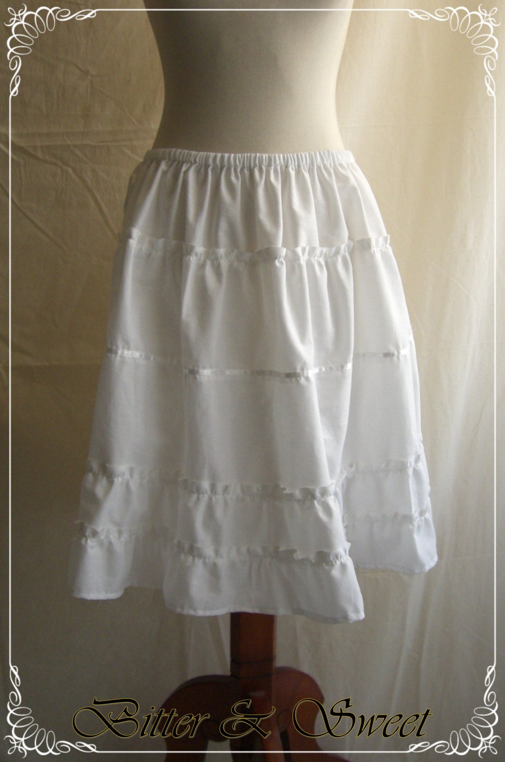 White  petticoat M -Lolita -Steampunk -Burlesque -Belle Epoque -Can Can -Wester -Circus -Ruffles -(Bitter & Sweet)