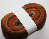 Preyarn KAUNI. Grey-orange (Halloween) . Thin Pencil Roving. 100% wool (Estonia) 4.2 oz (118 g)