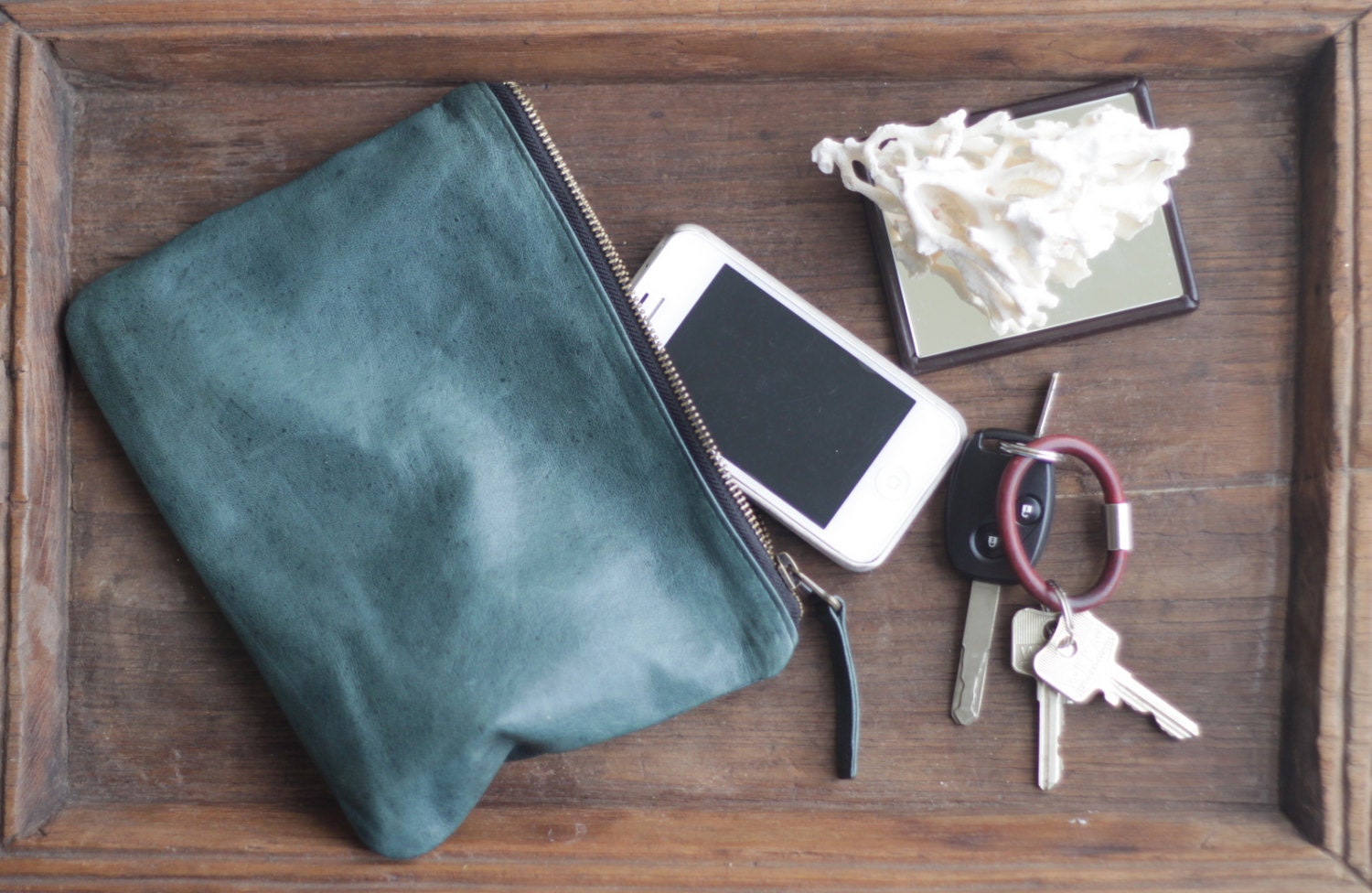 BACKORDER LISTING Simple Oil Tanned Leather Zip Pouch