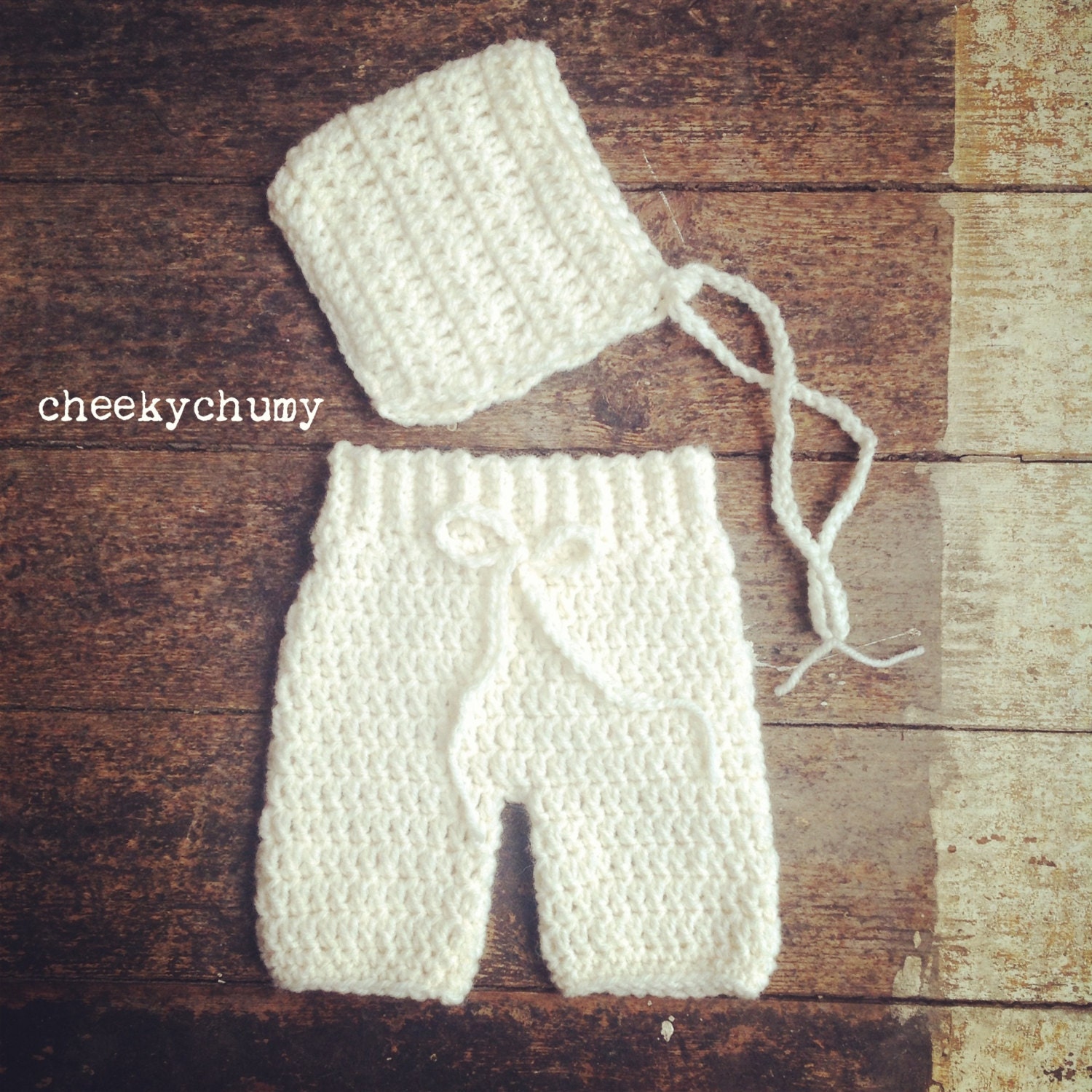 Newborn shorties / longies / pants and matching bonnet, great photo prop. UK seller