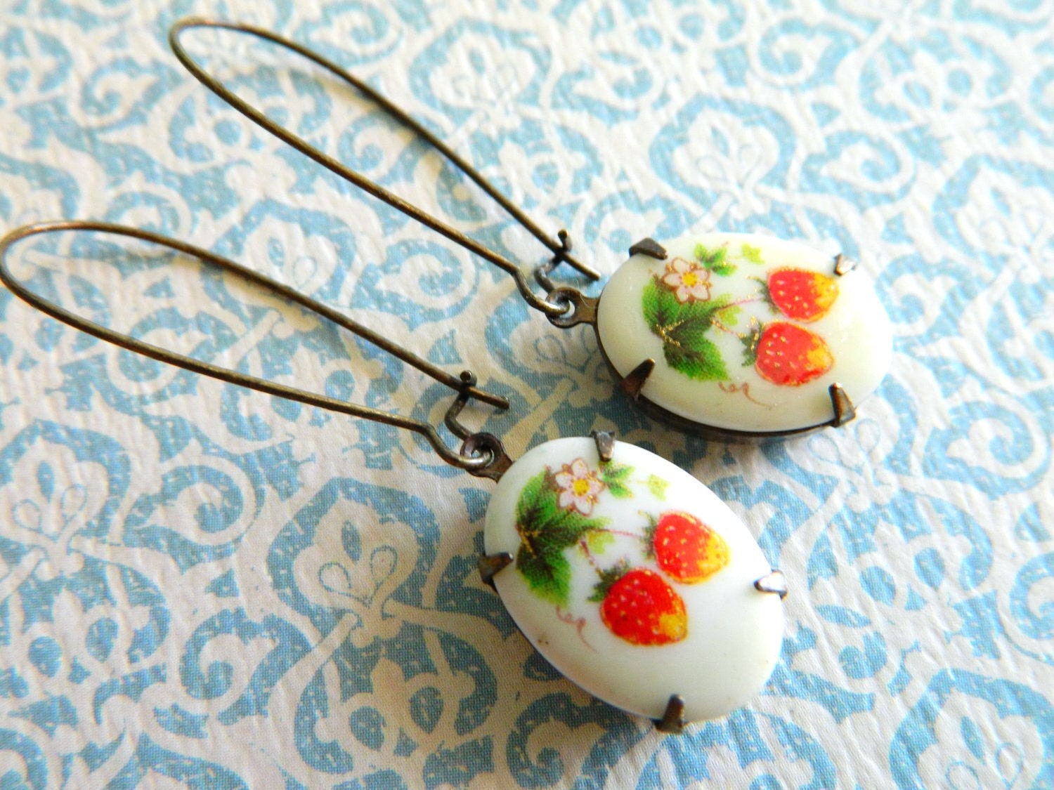Strawberry Earrings, Retro Earrings, Vintage Strawberry Jewelry, Retro Jewelry, Fruit Earrings, Shabby Chic, Mothers Day, Spring Earrings