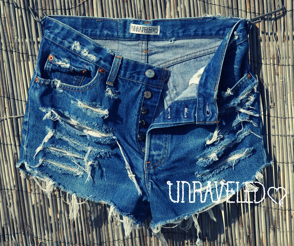 High Waisted Levis (SMALL to MEDIUM)