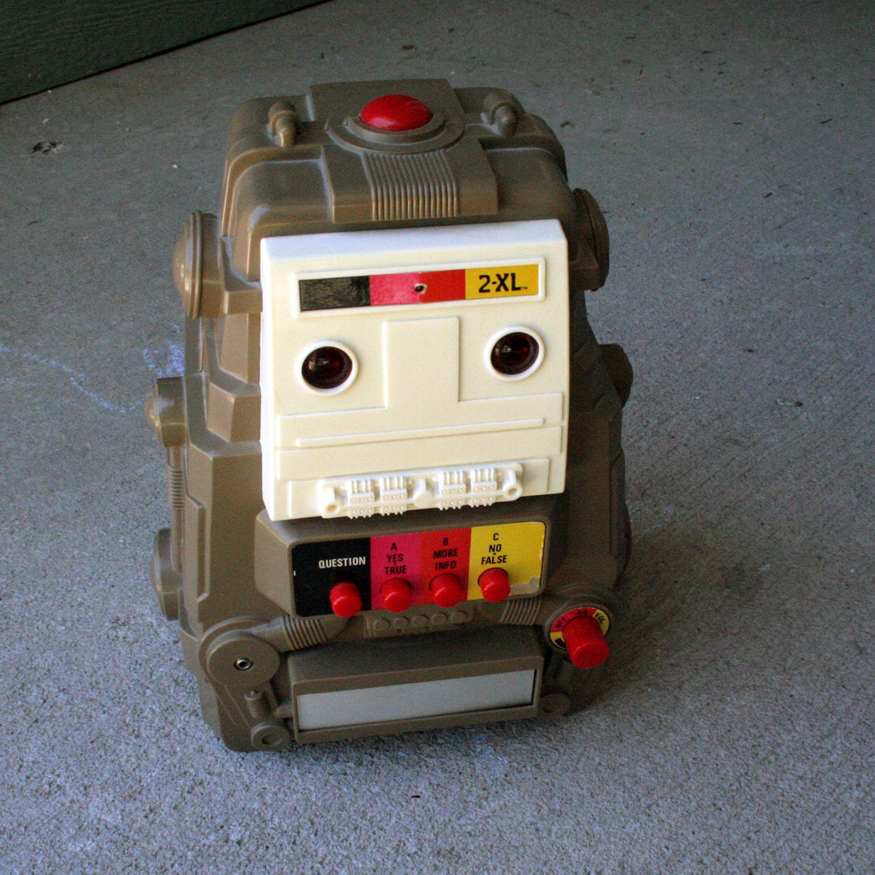 Vintage 1978 Mego 2-Xl Talking Robot Toy 8 Track Player