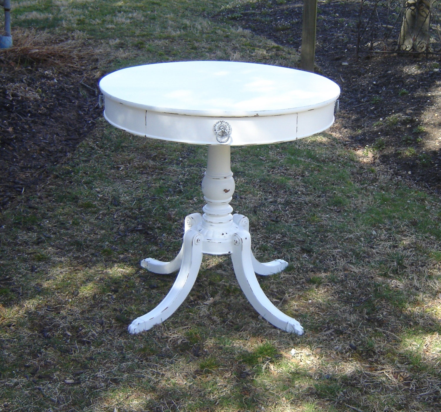 Shabby Chic Furniture - Vintage Round White Accent Table