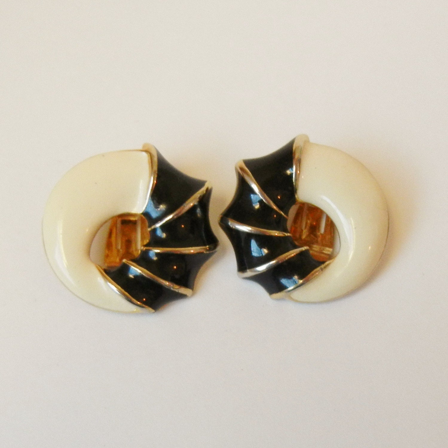 Vintage Gem Craft Clip Earrings Signed Craft Black and Cream Enameled Gold Tone