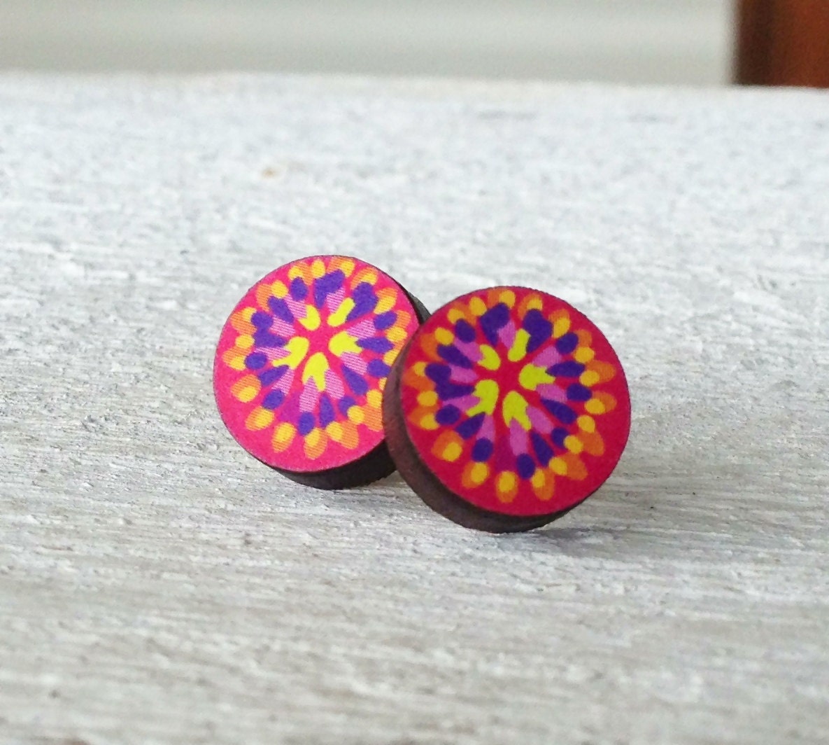 Wooden Fireworks Studs in Red Combo