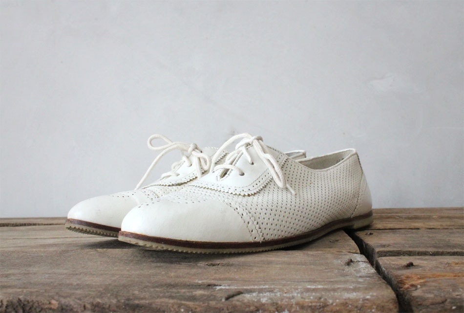 Vintage White Oxford Lace-Up Loafers, Size 6