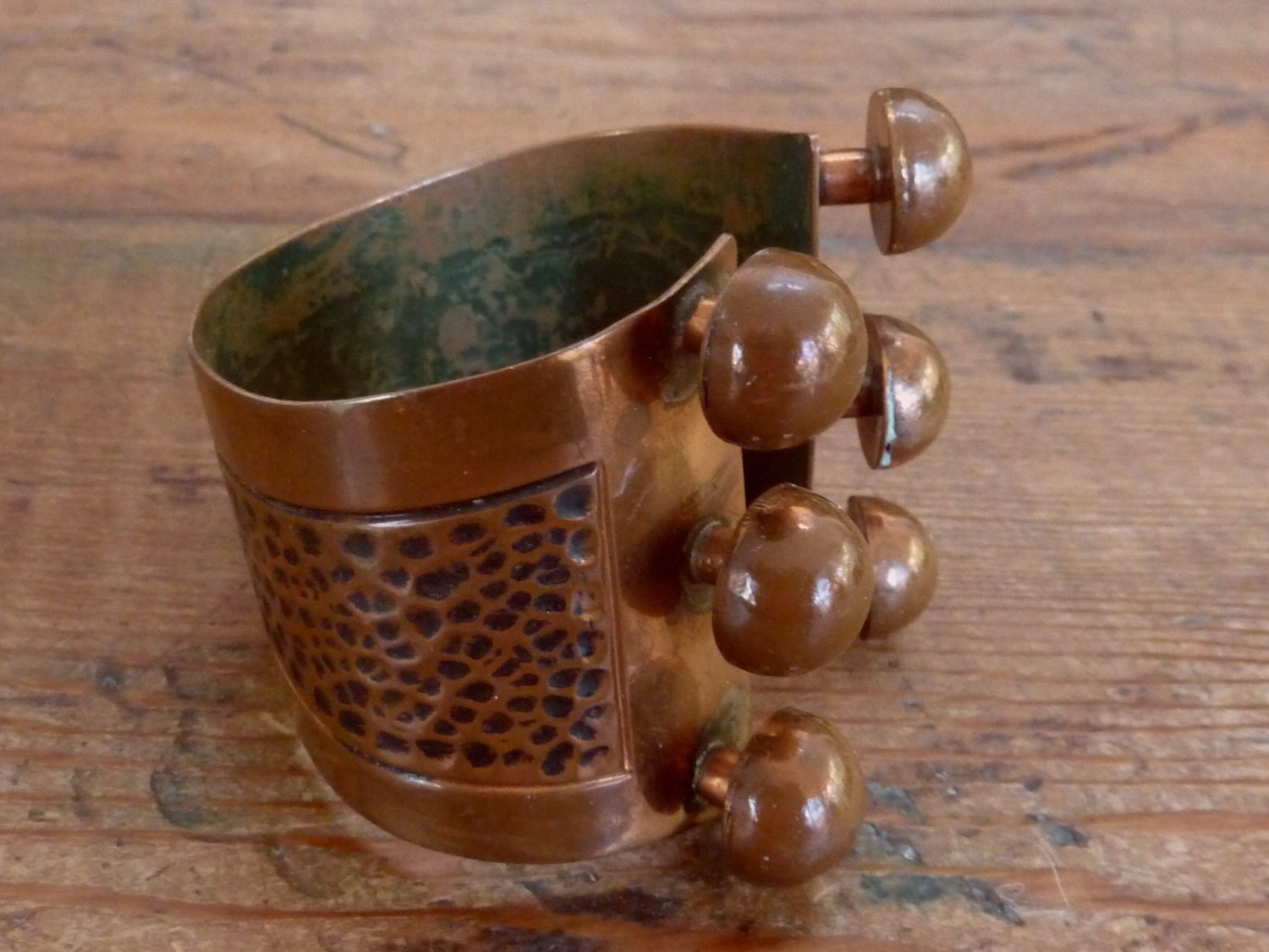 Vintage Mexican Mexico Heavy Wide Hammered Copper Ball Bracelet 16025