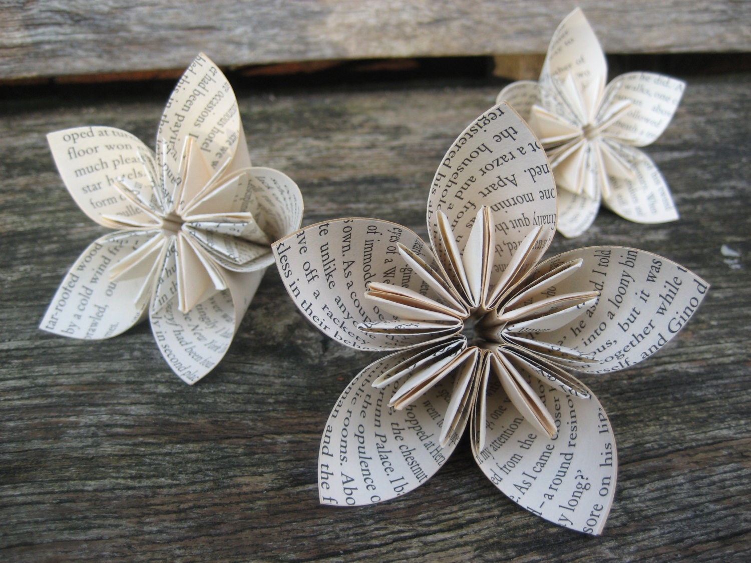 Origami flowers-table confetti- shabby chic home decoration- kusudama paper flowers-set of 6